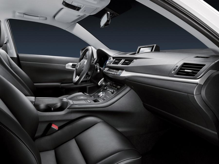  Lexus CT200h 2010 года  (фото 3 из 266)